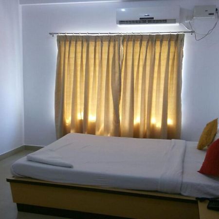 Hotel Kalyani Májszúr Kültér fotó
