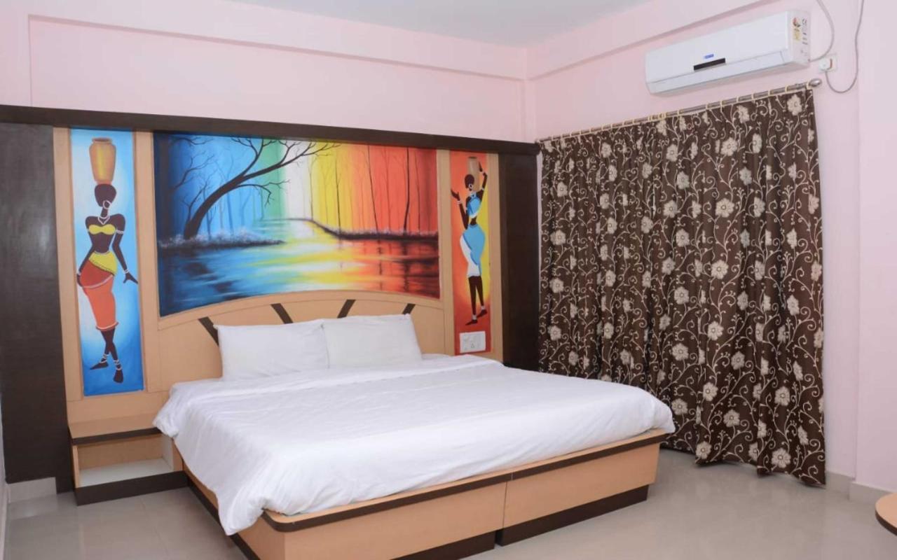 Hotel Kalyani Májszúr Kültér fotó