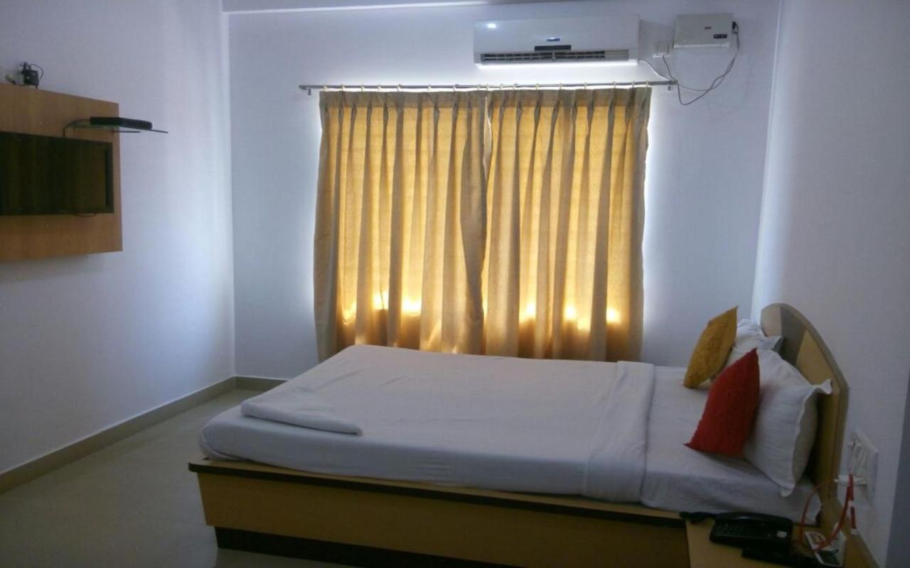 Hotel Kalyani Májszúr Kültér fotó
