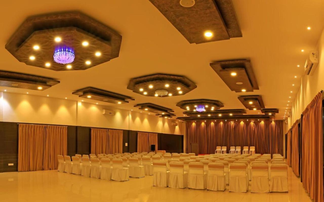 Hotel Kalyani Májszúr Kültér fotó