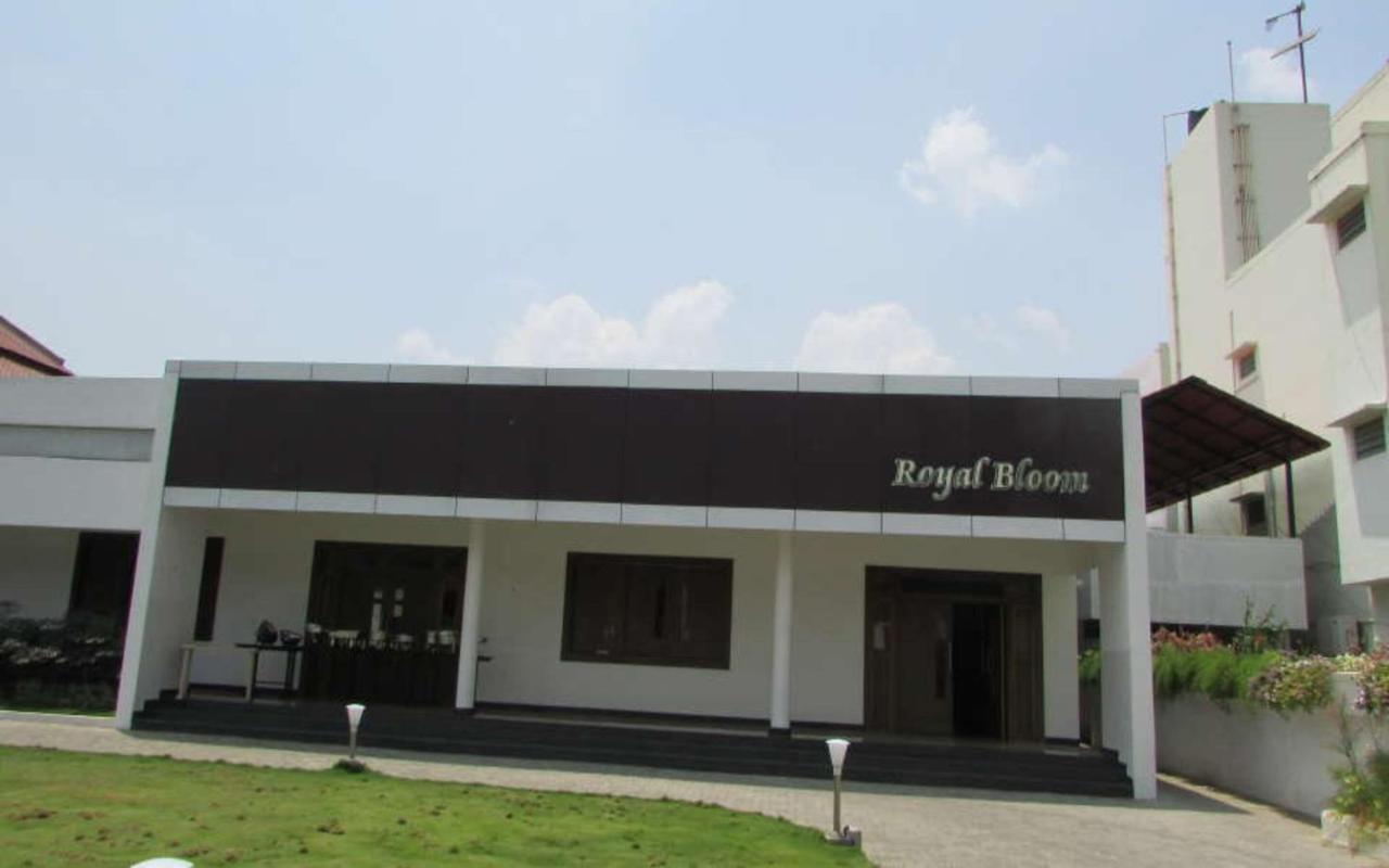 Hotel Kalyani Májszúr Kültér fotó