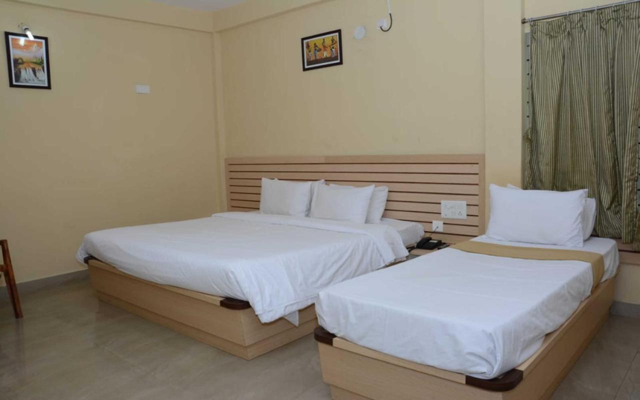 Hotel Kalyani Májszúr Kültér fotó